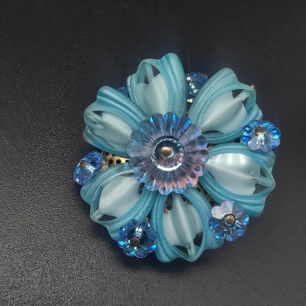 Vintage Blue Heliotrope Margarita Glass Flower Brooch